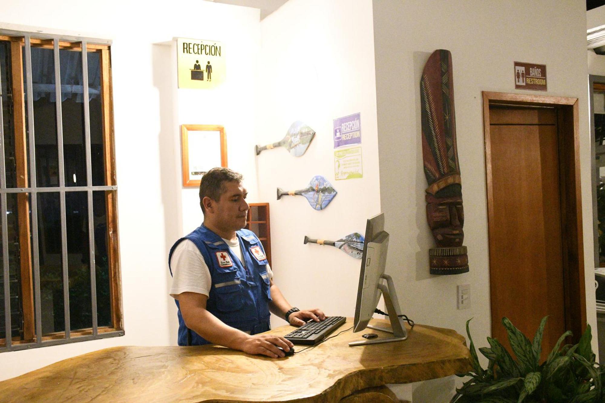 Cruz Roja - Turismo Solimoes Leticia Extérieur photo